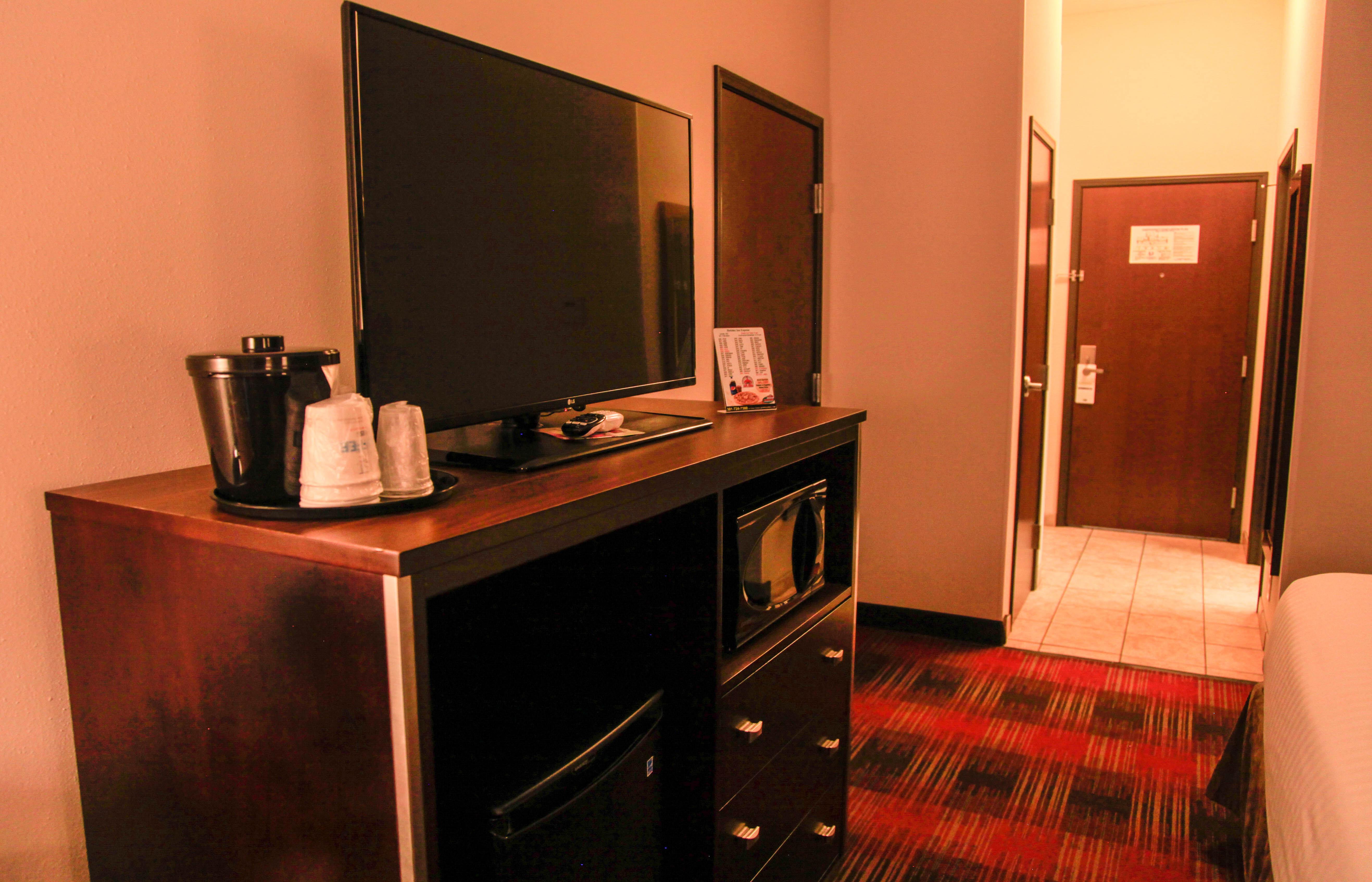 Holiday Inn Express & Suites Cumberland - La Vale By Ihg Exterior photo