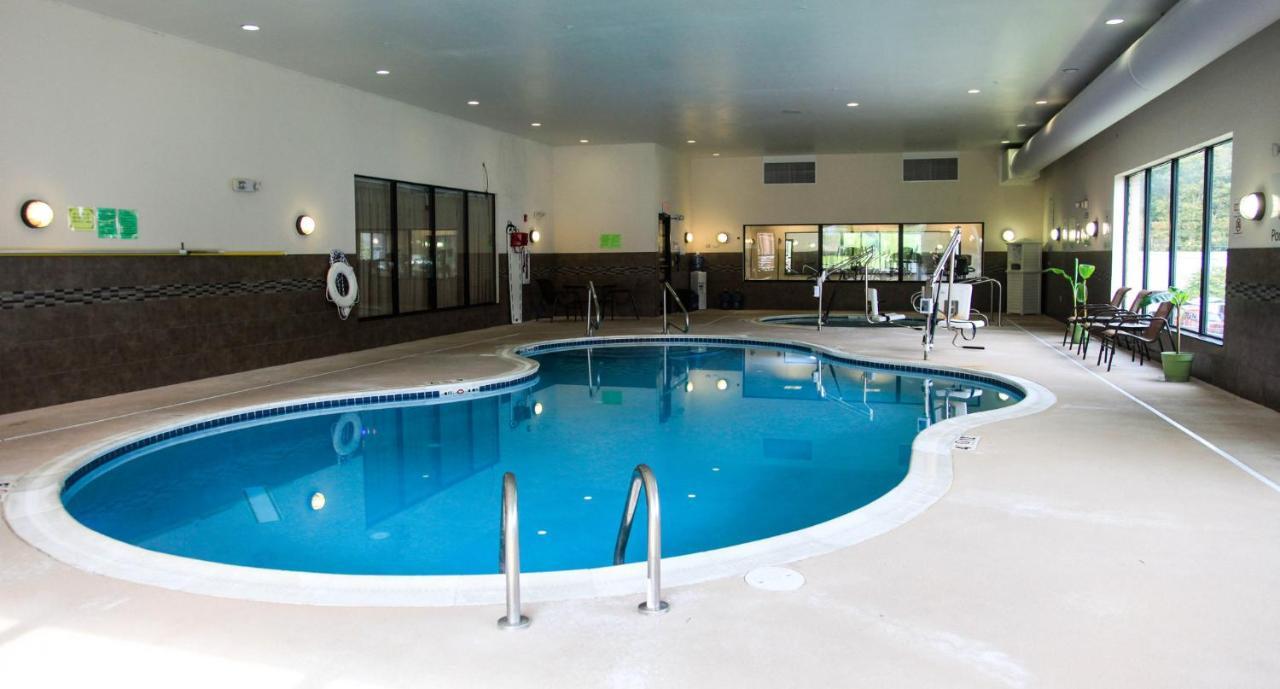 Holiday Inn Express & Suites Cumberland - La Vale By Ihg Exterior photo
