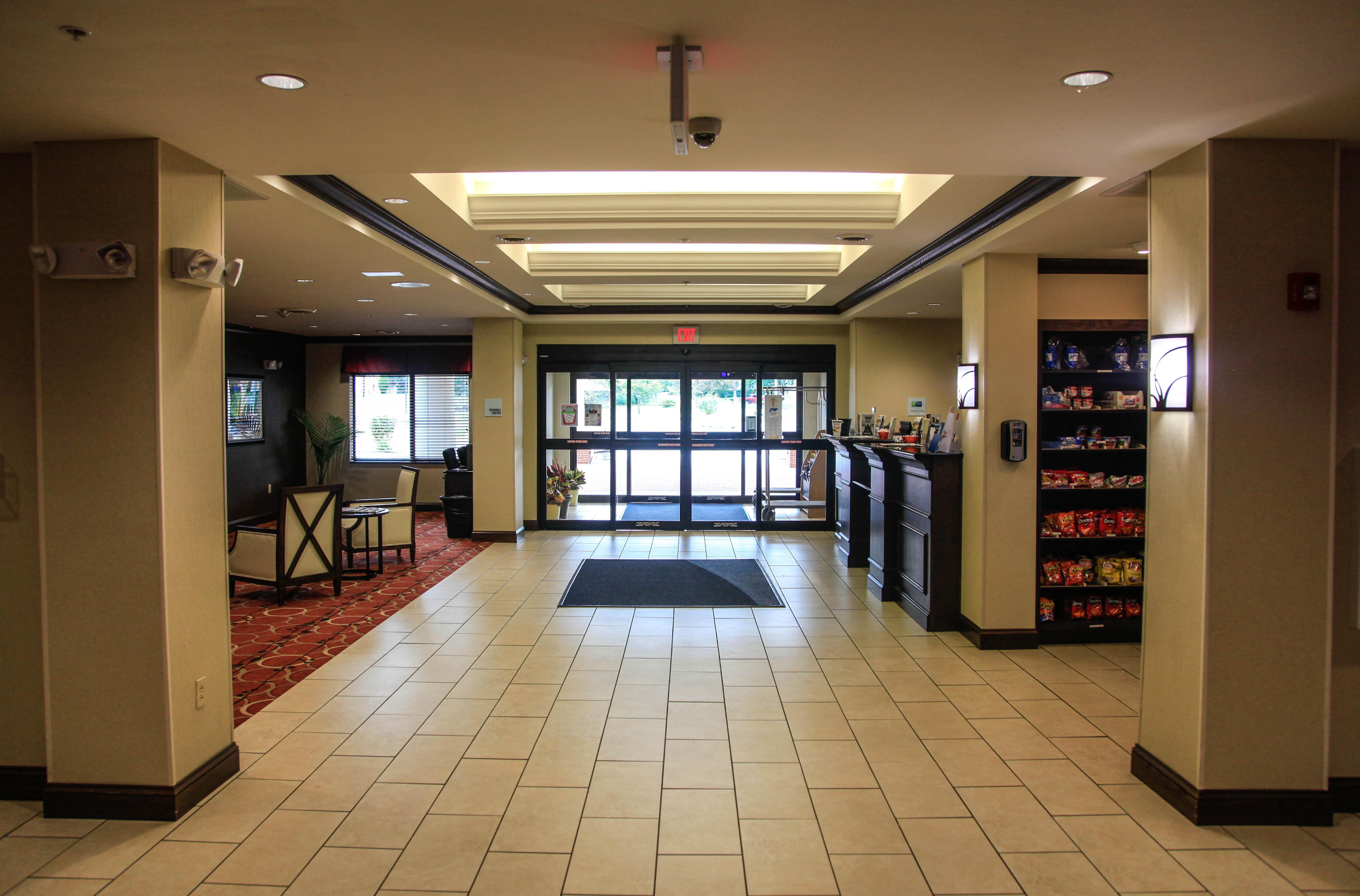 Holiday Inn Express & Suites Cumberland - La Vale By Ihg Exterior photo